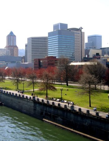 Governor Tom McCall Waterfront Park